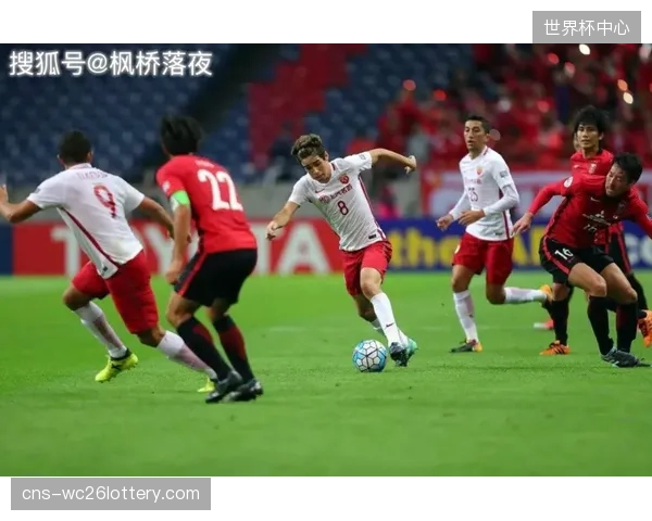 高空球成防守端最大隐患,库拉索教练组需针对性演练区域防守战术。 高空球成防守端最大隐患,库拉索教练组需针对性演练区域防守战术。